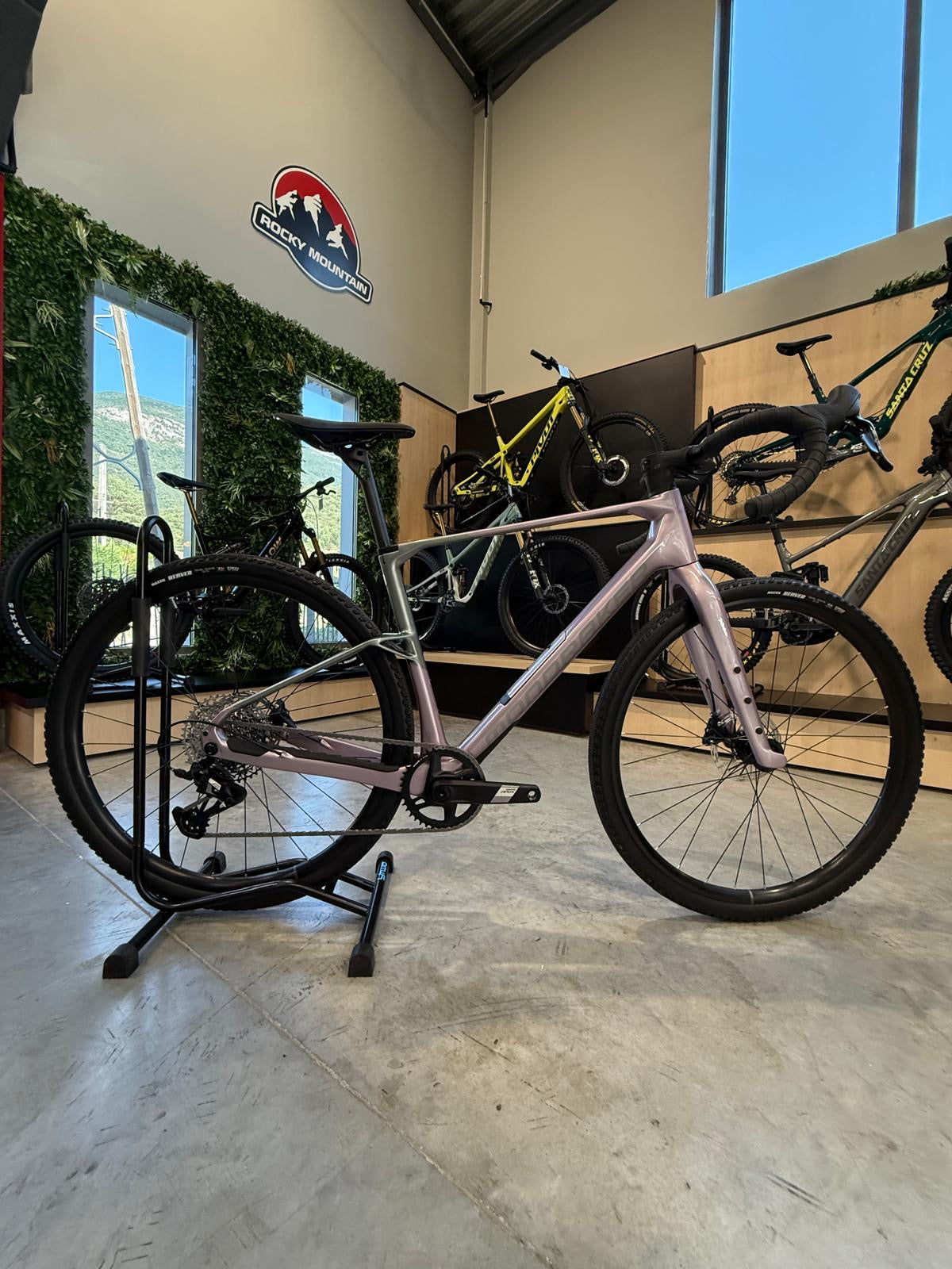 MONDRAKER ARID CARBON S