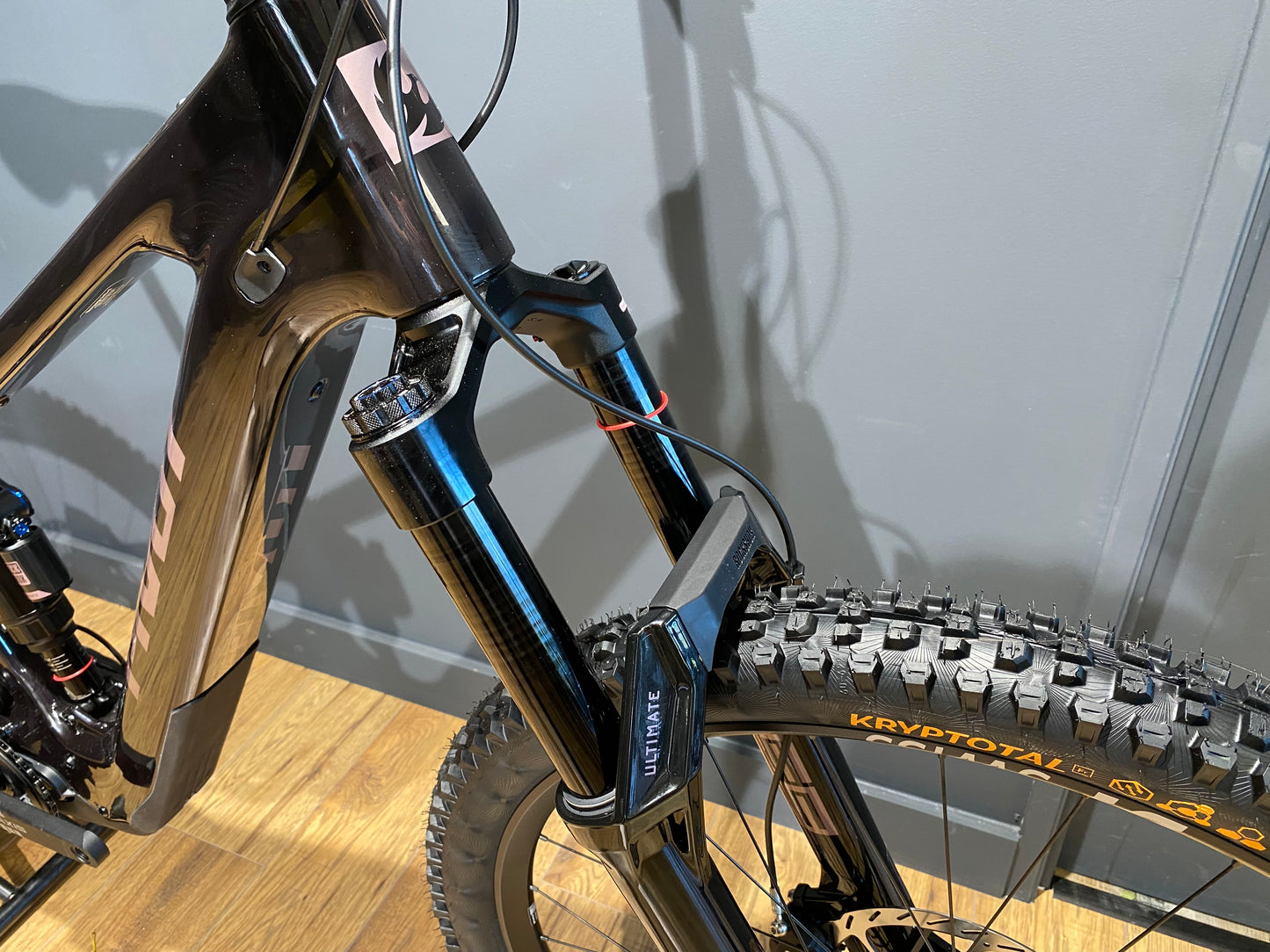 Pivot Schuttle AMP'D Pro XO - 2027