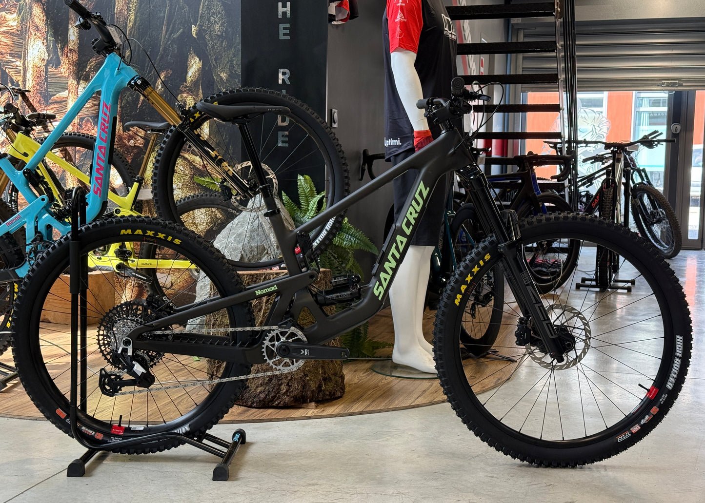Santa Cruz NOMAD 90 26 Noir