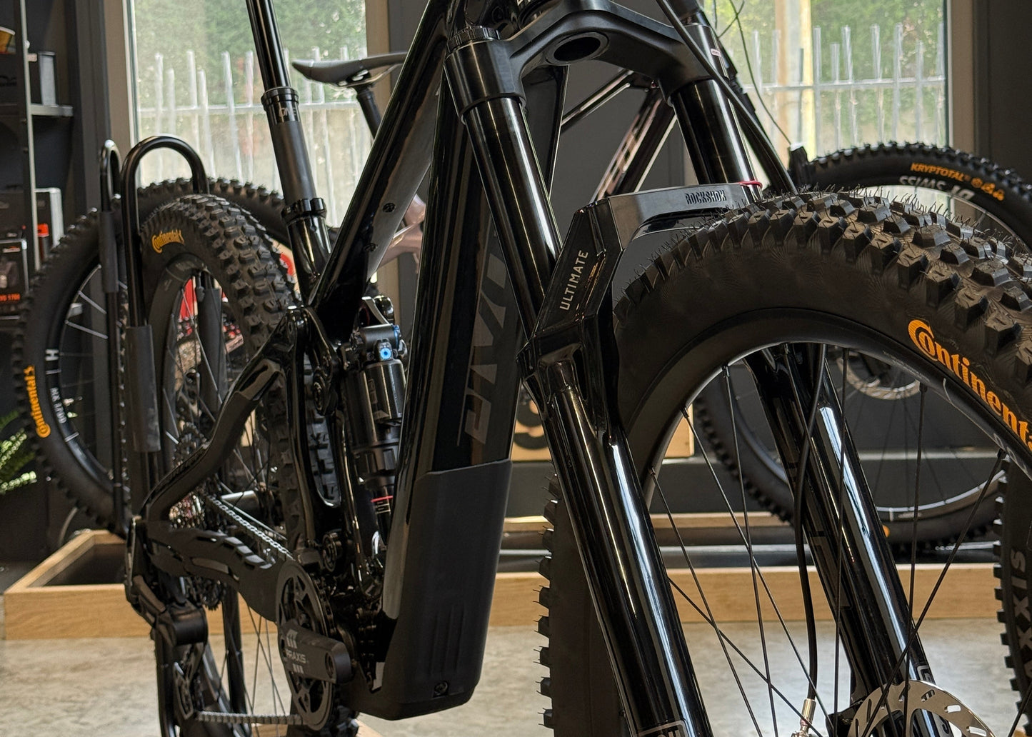 Pivot SHUTTLE AMPD Pro XO 26 Noir