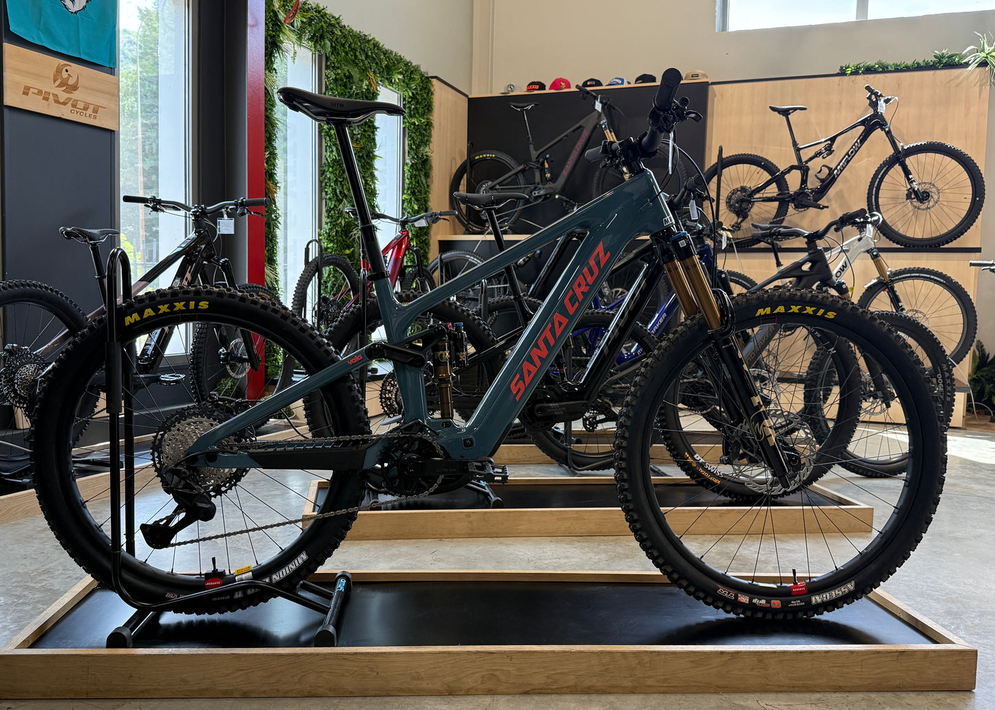 Santa Cruz Vala XT Di2 Lite RSV 26 Bleu