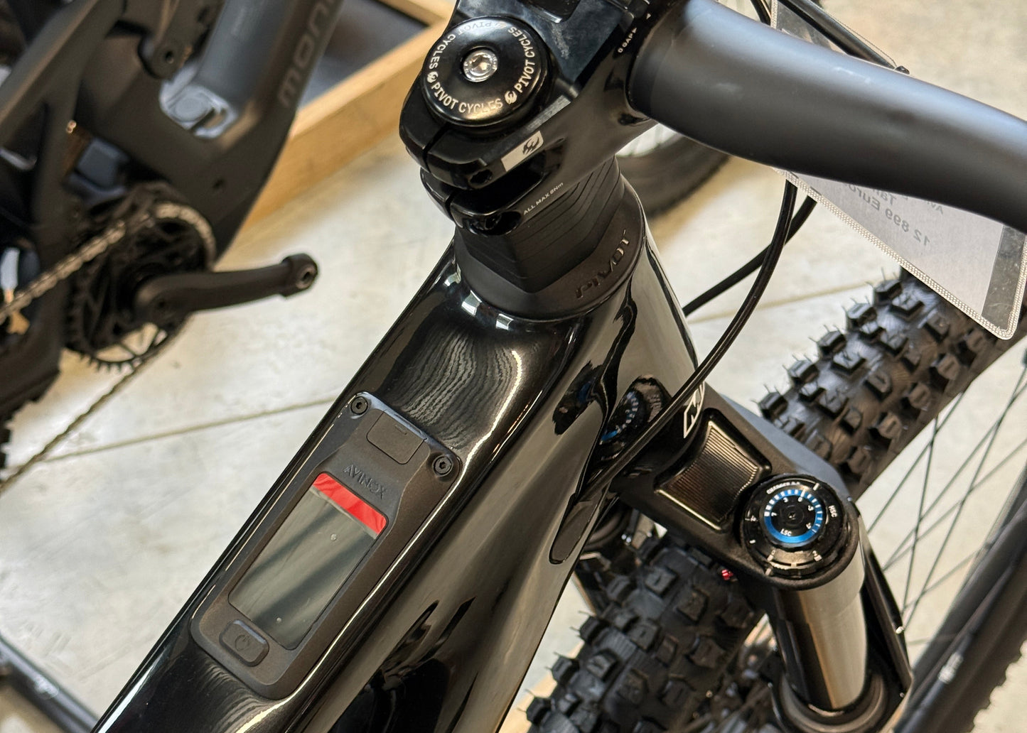 Pivot SHUTTLE AMPD Pro XO 26 Noir