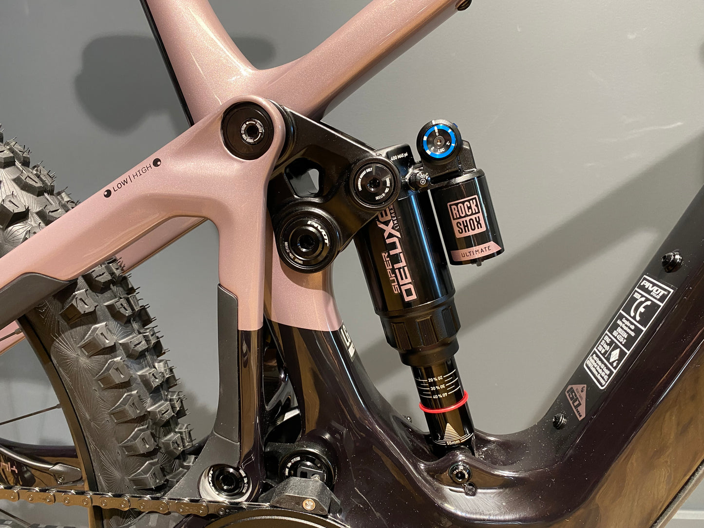 Pivot Schuttle AMP'D Pro XO - 2027