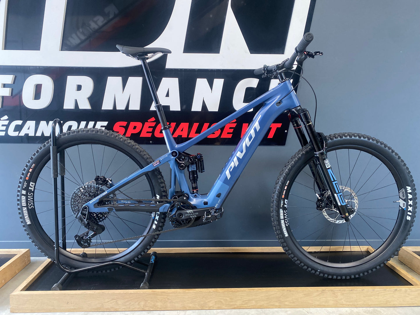 Pivot Shuttle AM Pro XO AXS 26