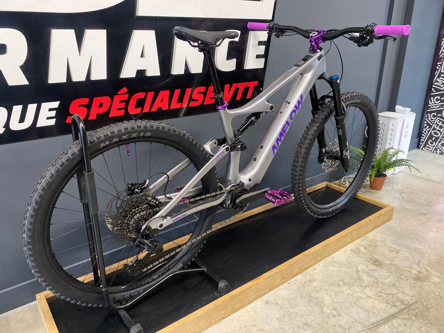 AMFLOW PL Carbon - Burgtec Purple Edition