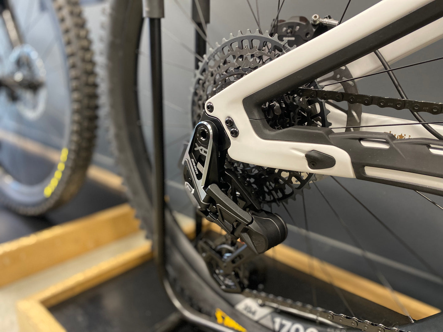 PIVOT FIREBIRD 26 MX White