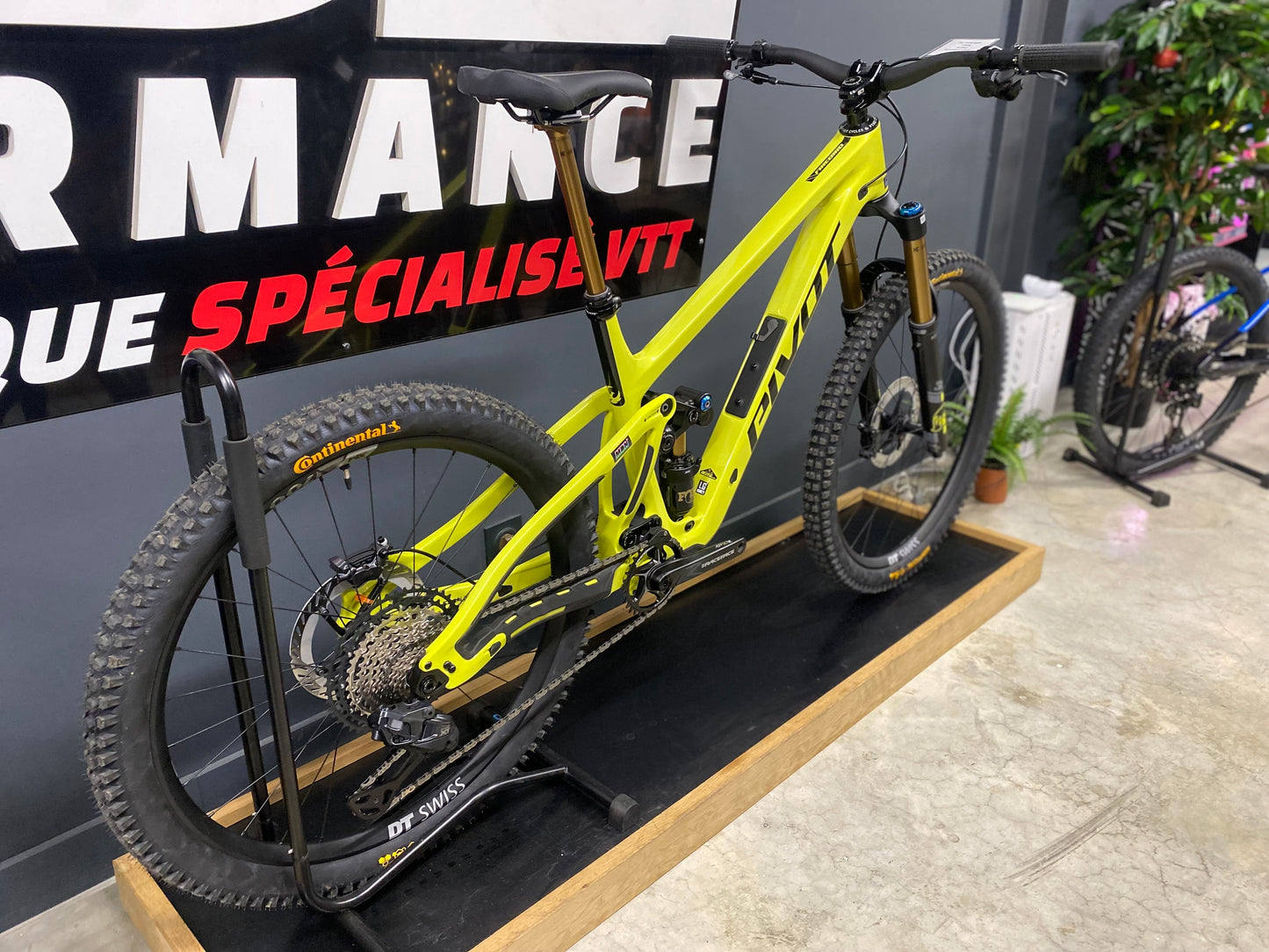 PIVOT FIREBIRD 26 MX YELLOW