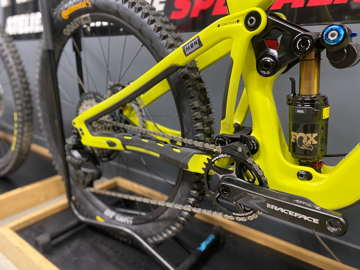 PIVOT FIREBIRD 26 MX YELLOW