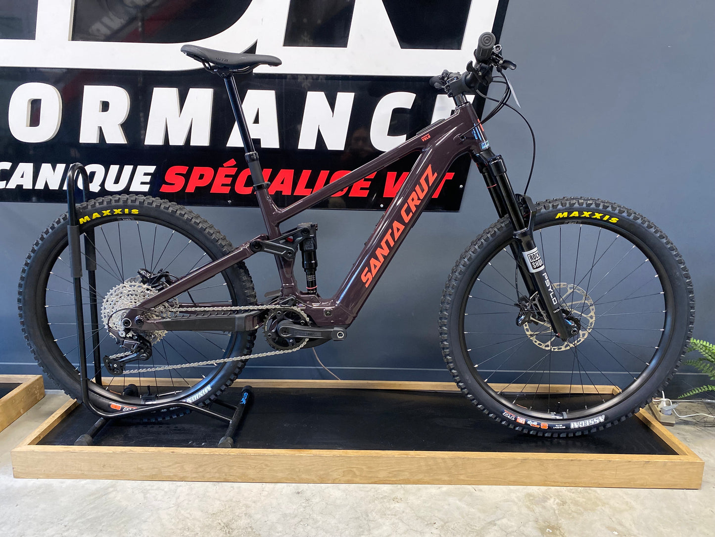 Santa Cruz Vala ALU DEORE