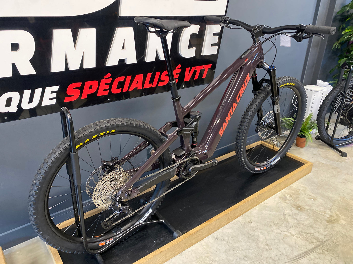 Santa Cruz Vala ALU DEORE