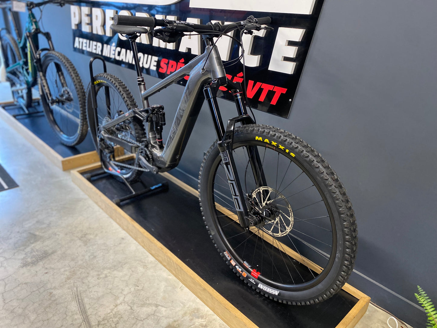 Santa Cruz Vala ALU 70