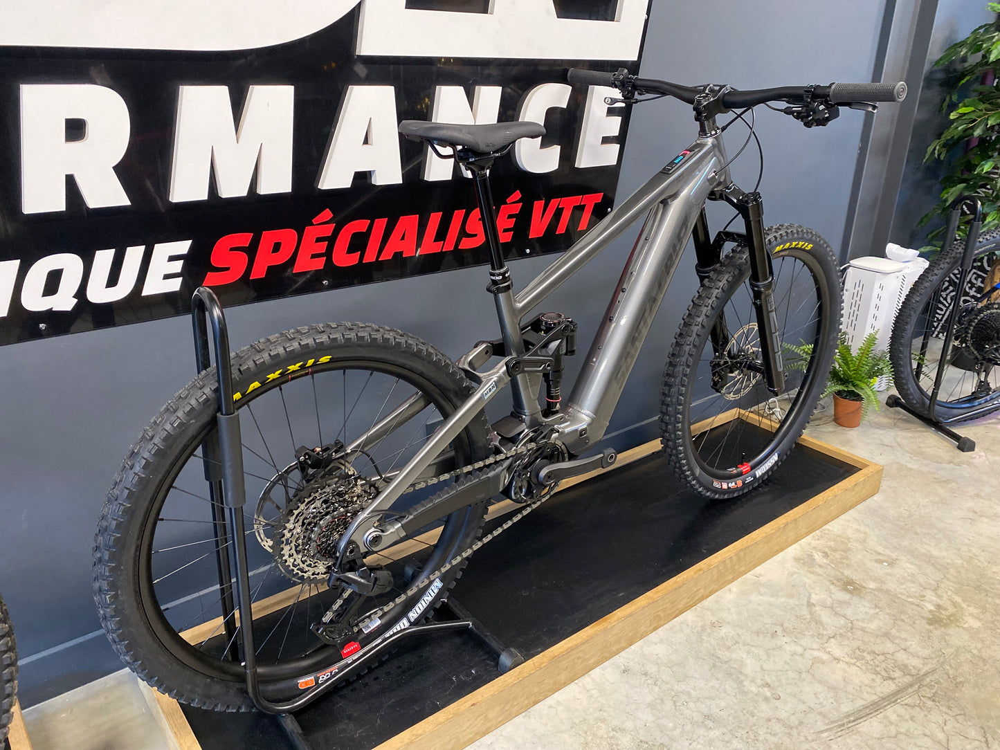 Santa Cruz Vala ALU 70