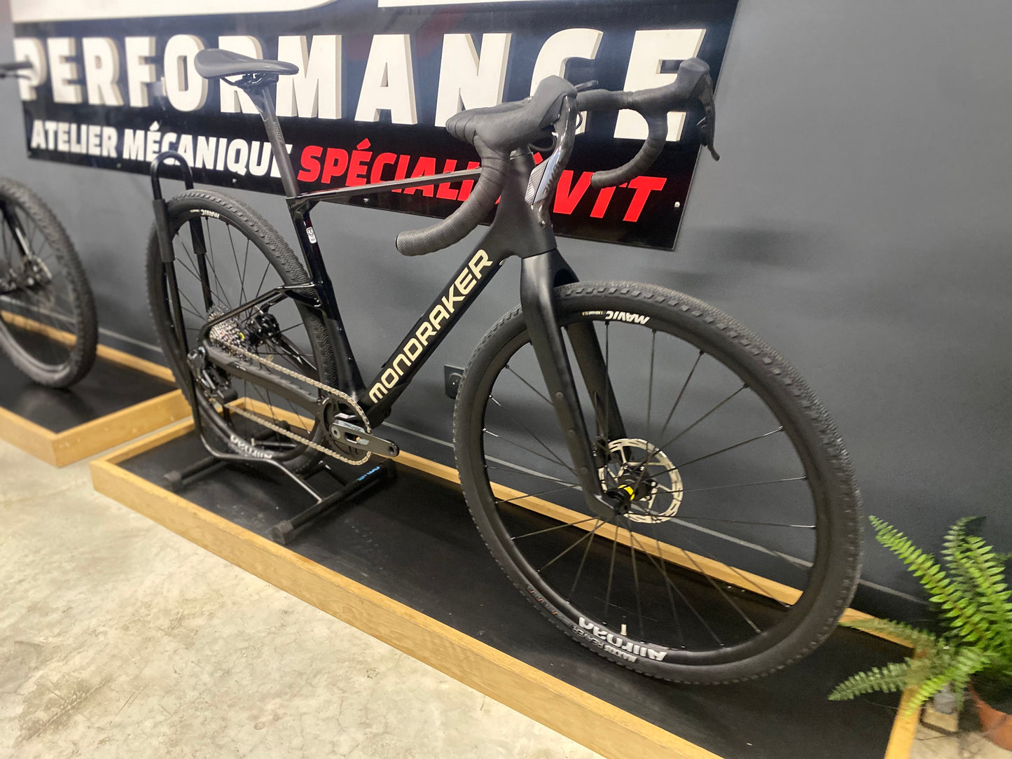 MONDRAKER ARID CARBON R 2026