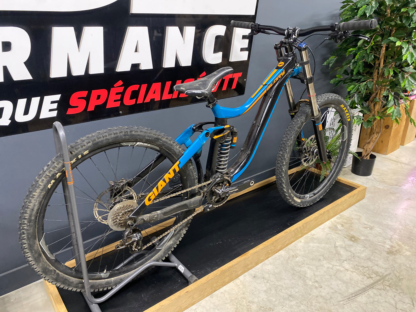 Giant Glory 2 - DH Taille S