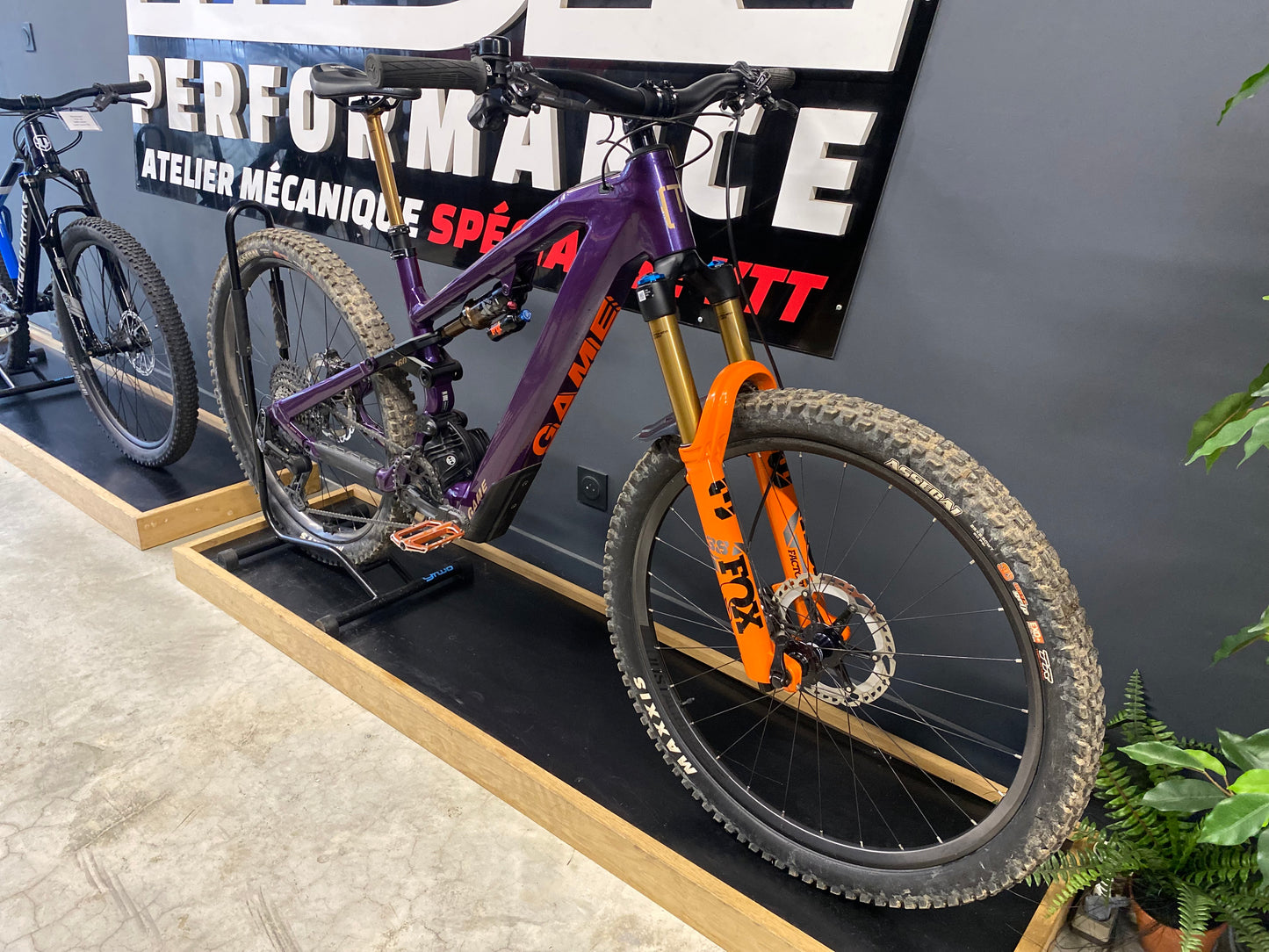 Moustache Game 160.9 Launch Edition - Taille L