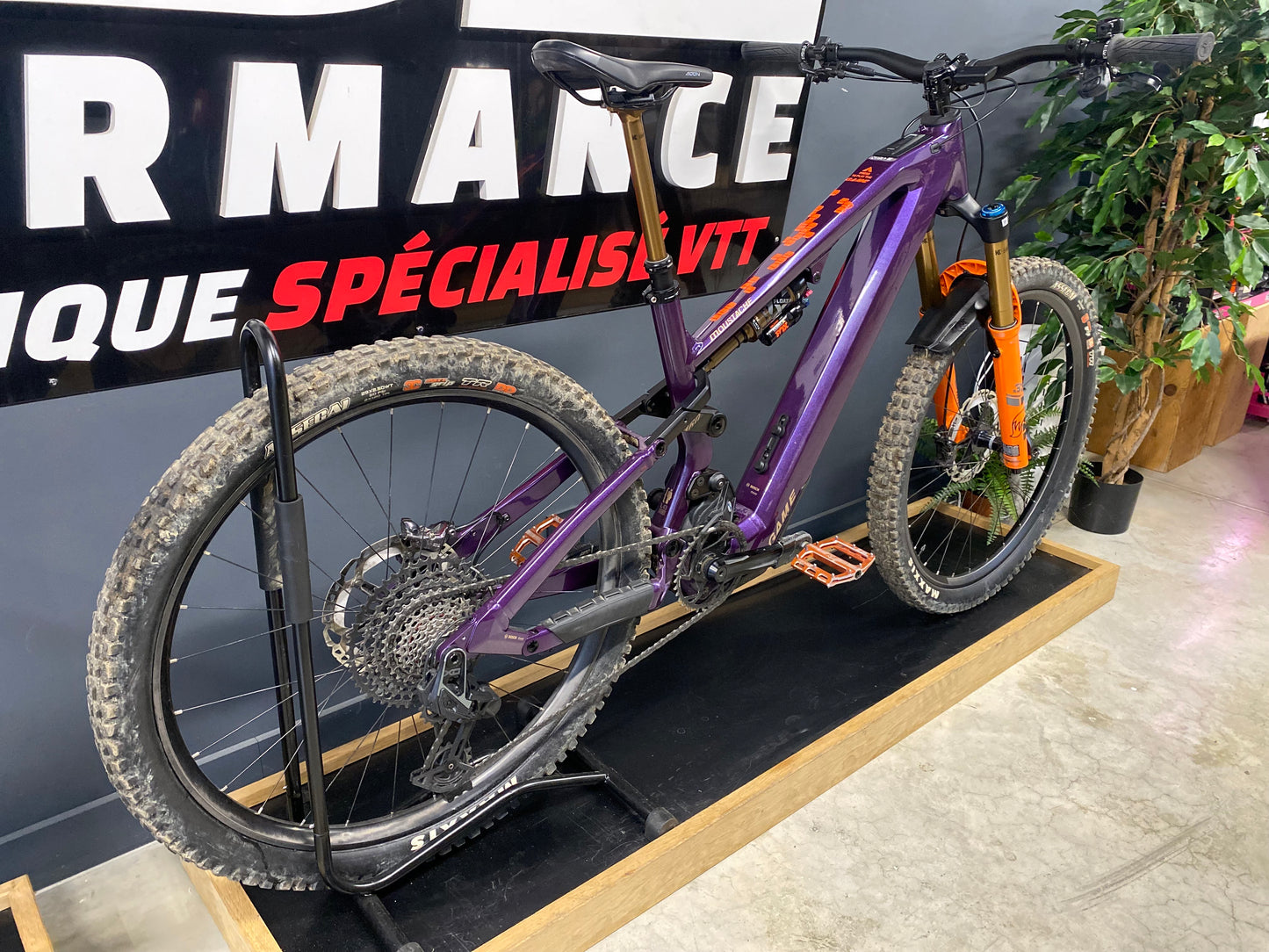 Moustache Game 160.9 Launch Edition - Taille L