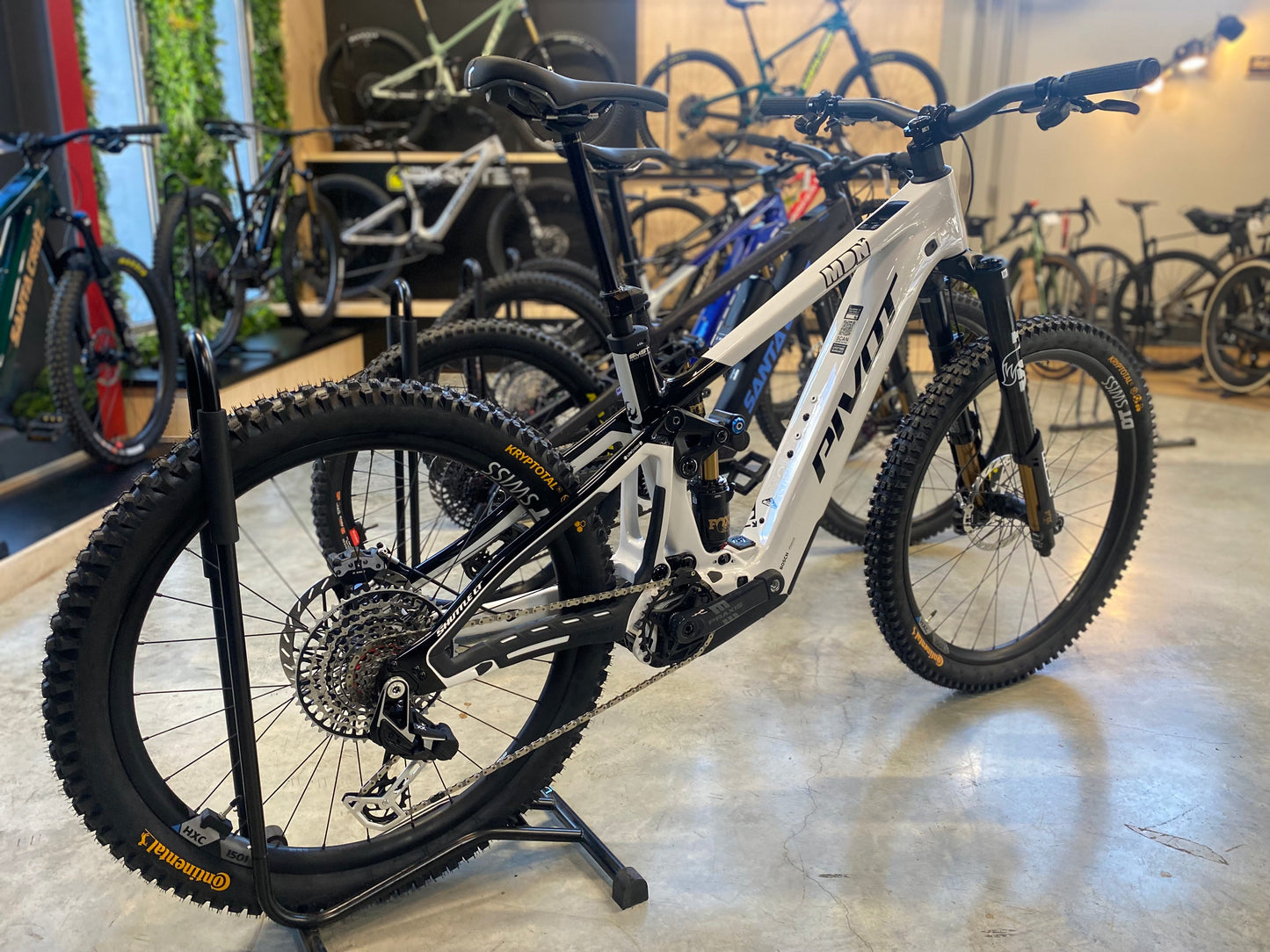 Pivot Shuttle LT Team XX - 2026