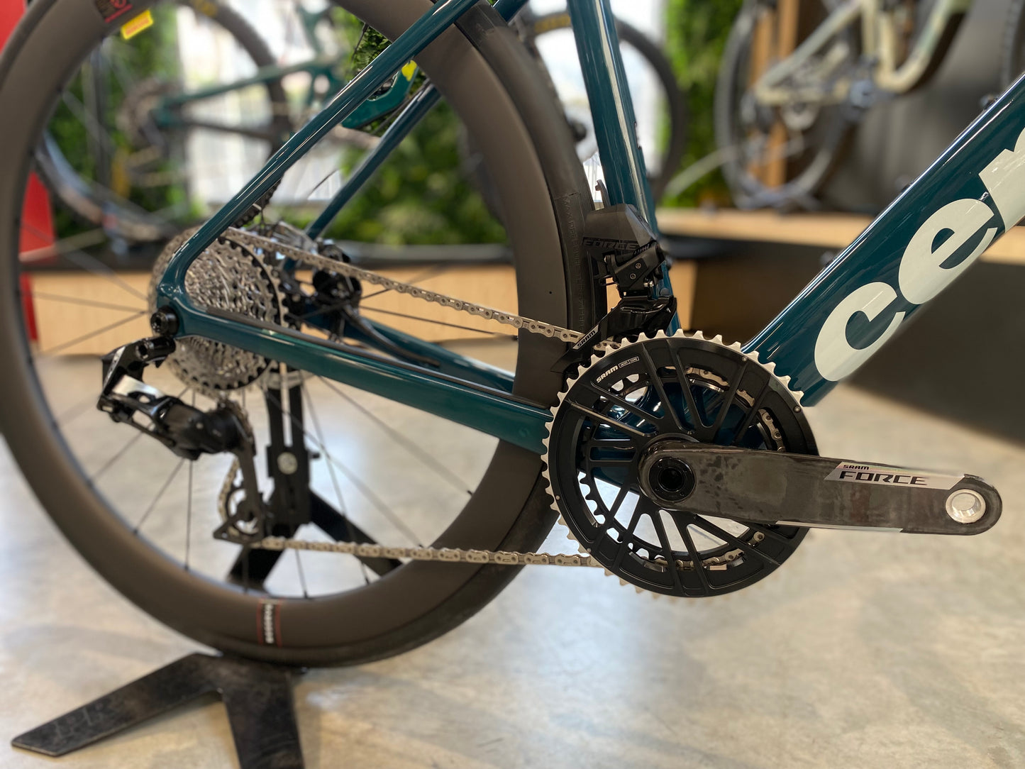 Cervélo Caledonia Force AXS