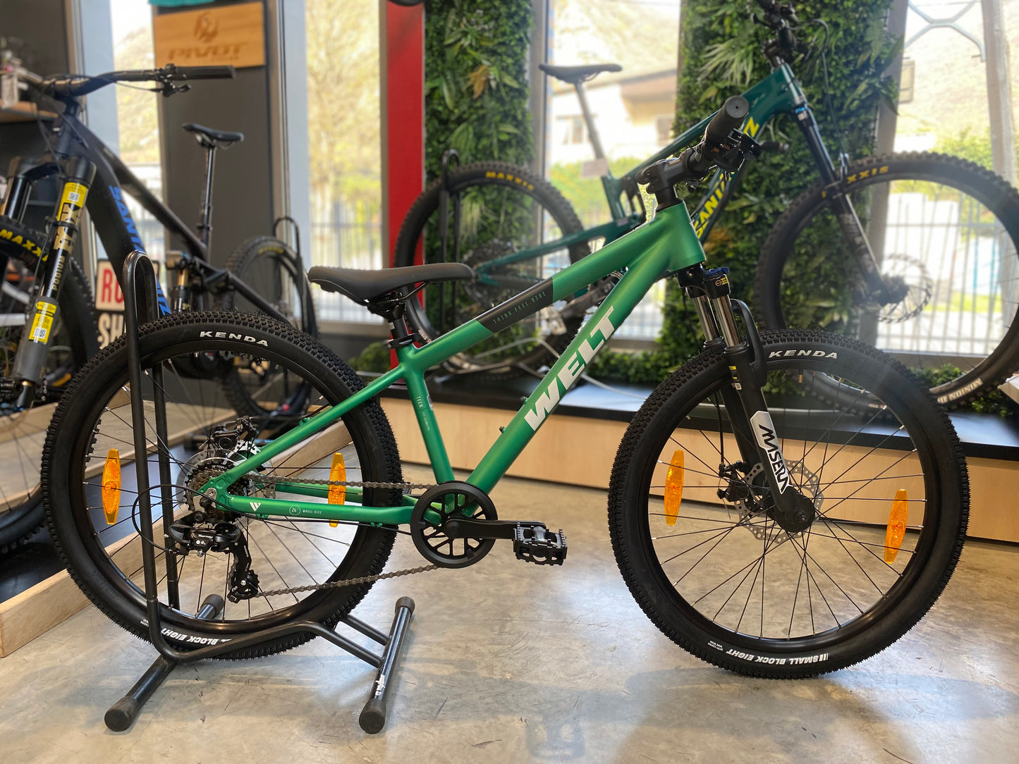 Welt Brave 1.0 24" Vert