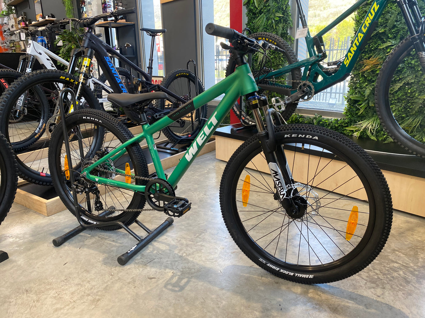 Welt Brave 1.0 24" Vert