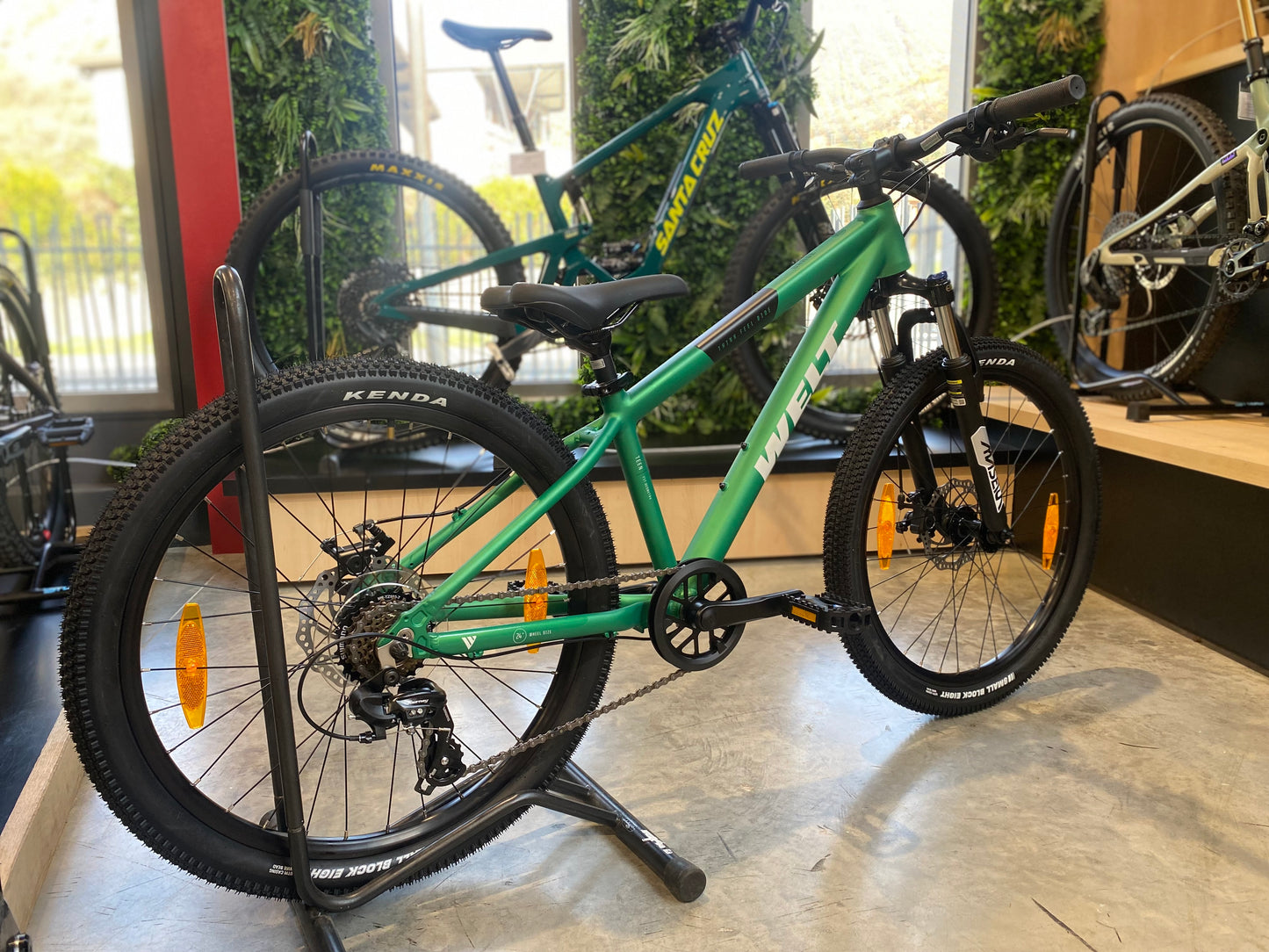 Welt Brave 1.0 24" Vert