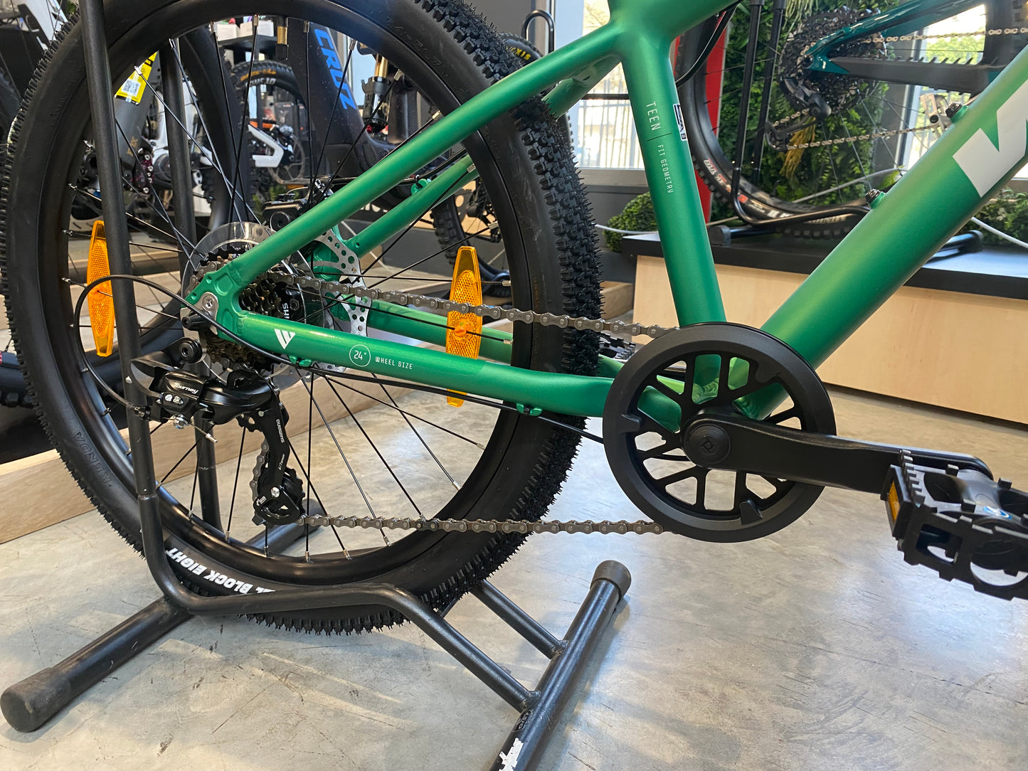 Welt Brave 1.0 24" Vert