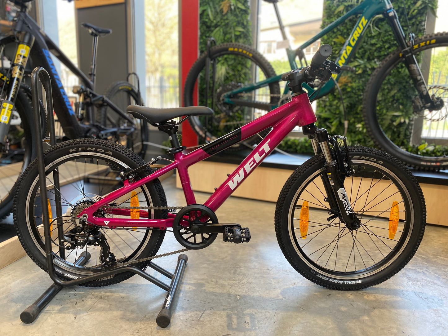 Welt Brave 1.0 20" Rose