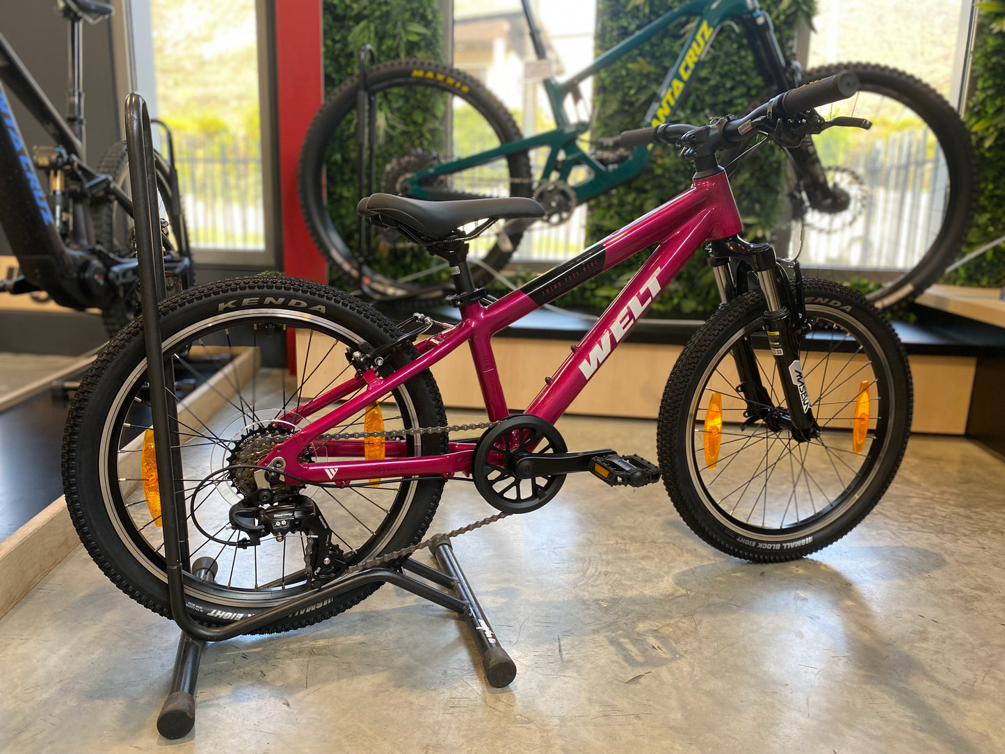 Welt Brave 1.0 20" Rose