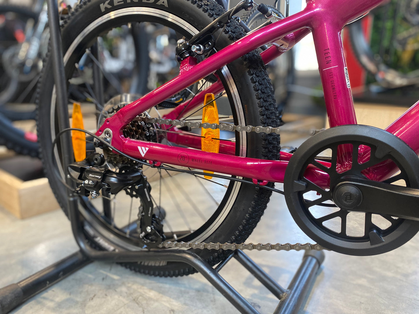 Welt Brave 1.0 20" Rose